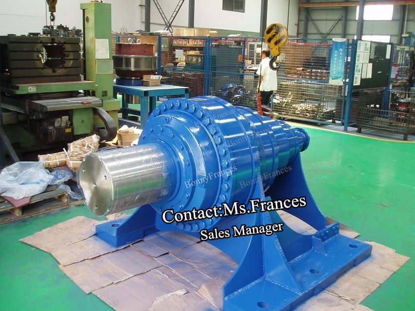 Foot mounted planetary gearbox